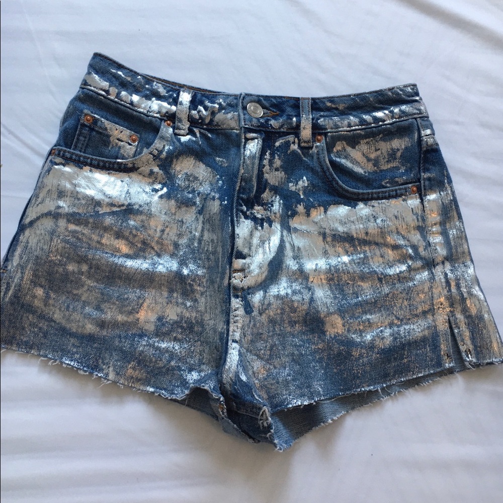 Topshop Mom Jean Shorts cutoffs with silver paint - Picture 4 of 7